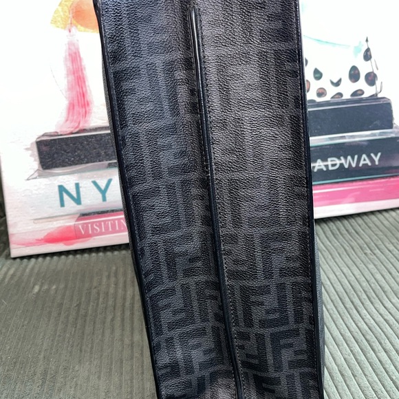 FENDI FF Zucca Elite Nero Tote RARE FIND! - Picture 13 of 14